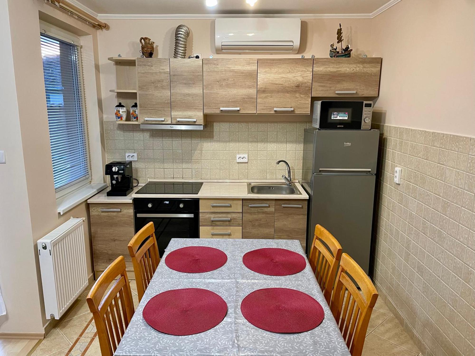 Marta Apartman Hajduszoboszlo Exterior photo